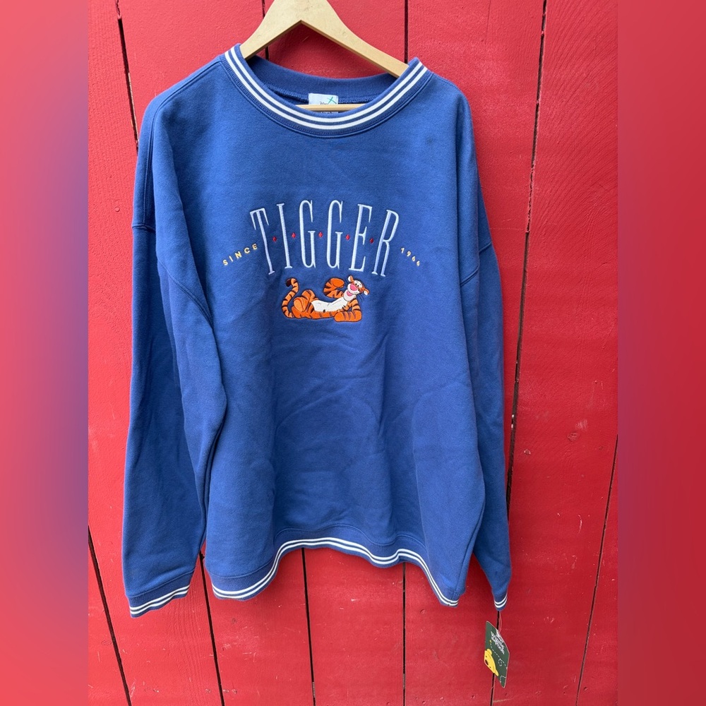 Disney Parks Winnie The Pooh Tigger Embroidered Pullover Sweater Sweatshirt
